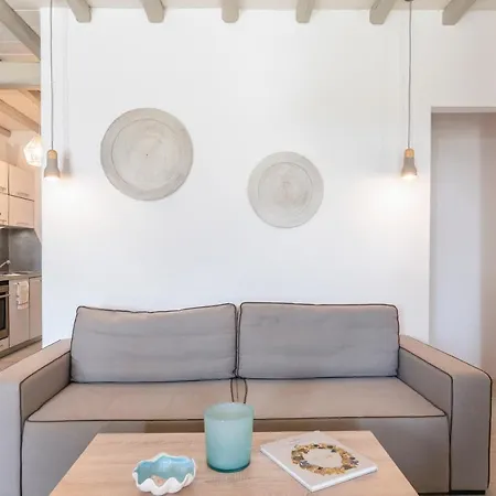Cave By Llb - Sea & Sunset View Apartment